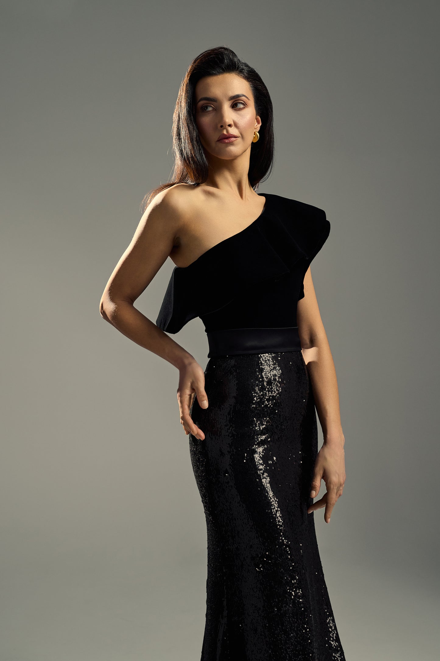 LONG DRESS SEQUINS WITH VELVET BUST